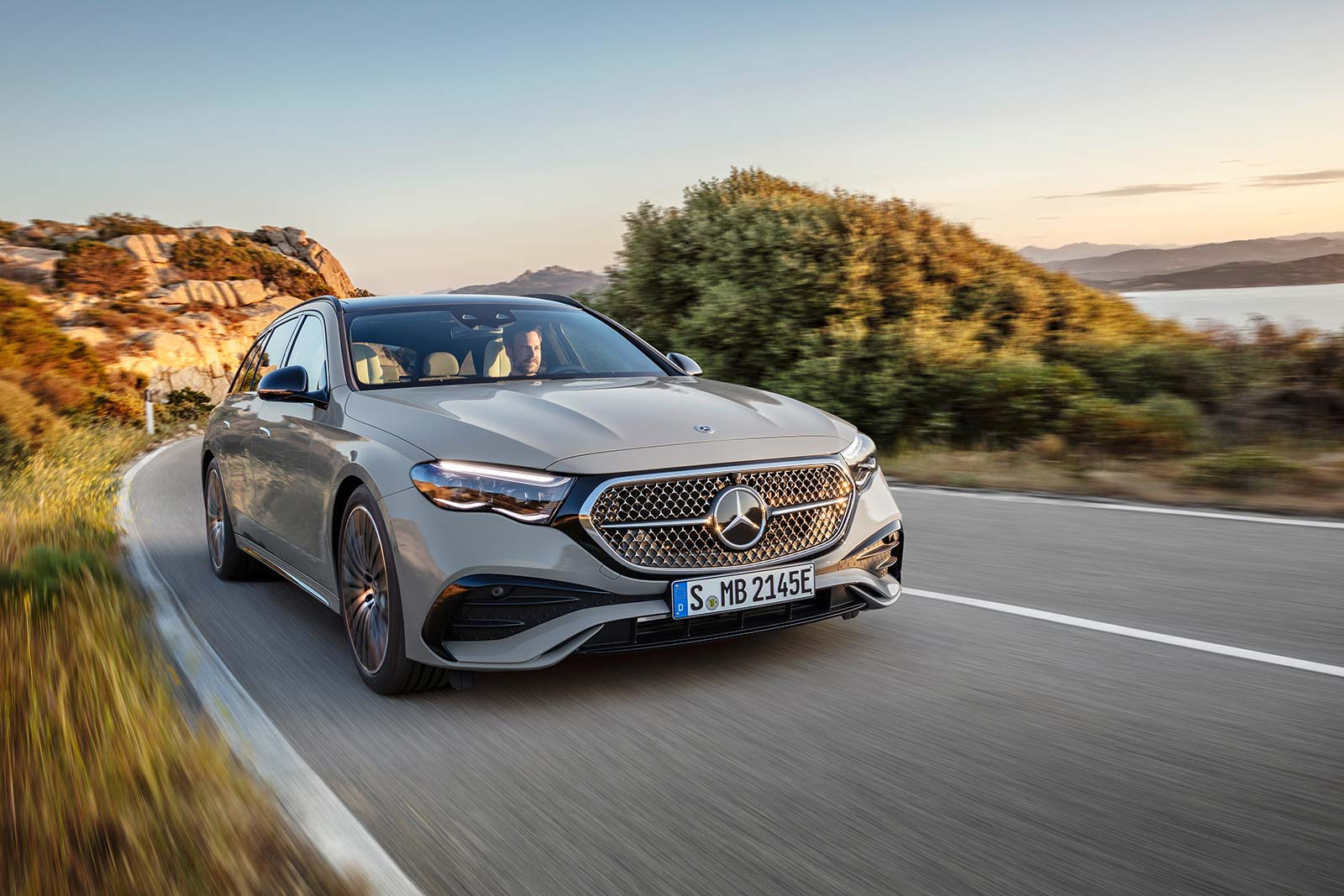 Mercedes-Benz E-Klasse: Neue Generation ist digitaler und reifer